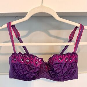 Aubade Paris luxurious designer lingerie and bra. Bahia purple-Style # 5014. 34D